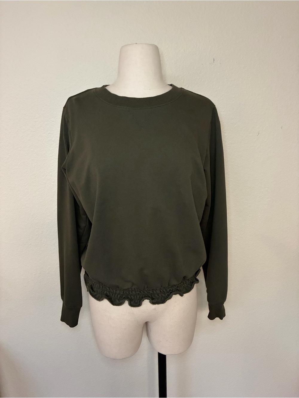 Michael Kors Women’s Olive Green Ruffle-Hem Crewneck Sweater, size Small